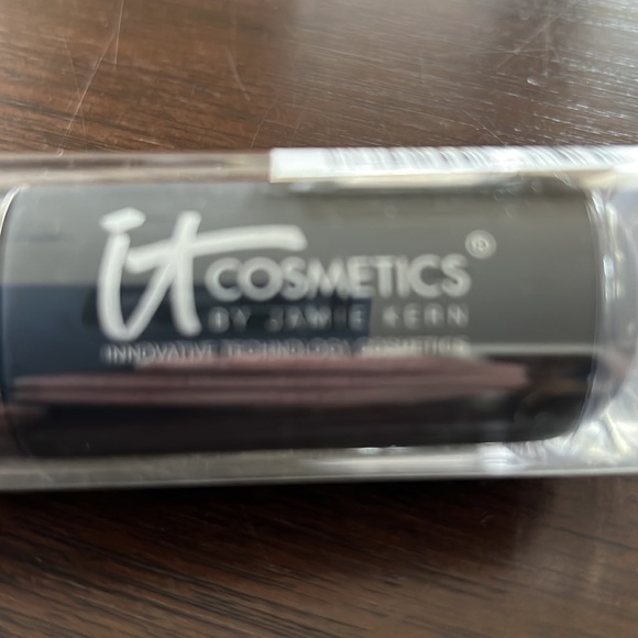 it Cosmetics Heavenly Luxe Flat Top Buffing Brush new in package - Picture 2 of 4